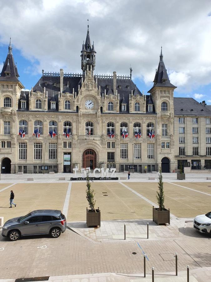 Studio De L'Hotel De Ville Charleville-Mézières Eksteriør bilde